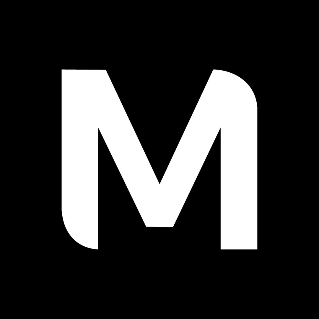 Set of ceramic dinner plates with matte finish